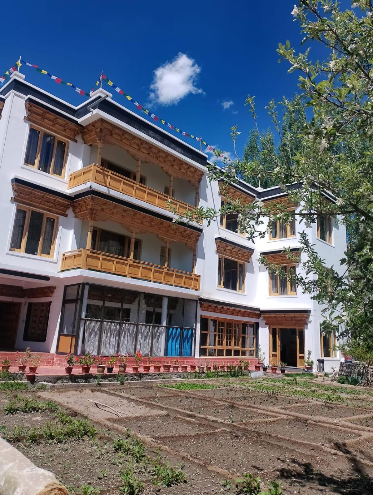 Rock Castle Residency Hotel Leh Exterior photo